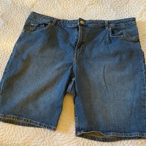 H&M high waisted jeans shorts, with stretch, like new no tag.